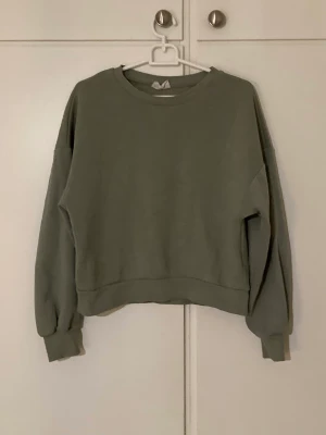 Tröja - Mycket använd tröja från gina i xxs. 