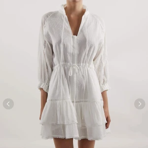 By malina klänning - Intressekoll på denna superfina by malina klänningen köpt här på plick. Klänningen är i modell Denisa i toppenskick men passa dessvärre inte mig som tänkt.  Köp direkt för 750🤍