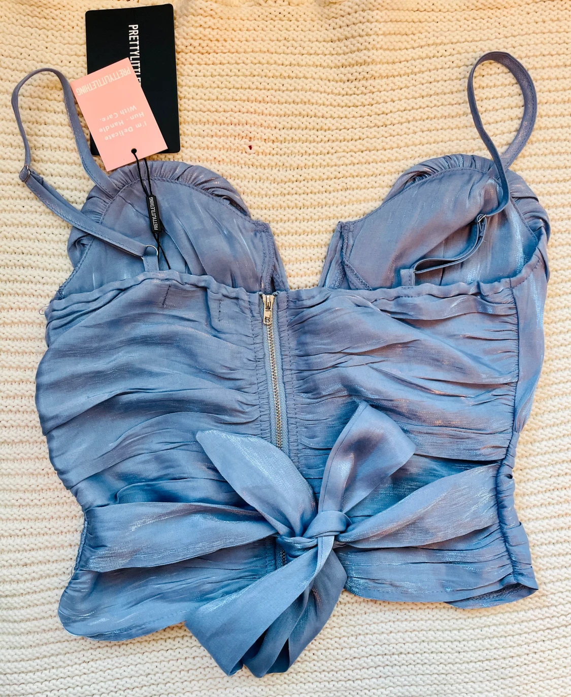 Ny ljusblå satintopp! Perfekt till fest! - 90