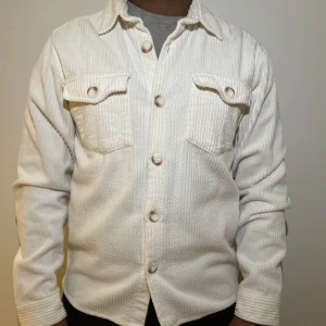 Ciszere skjorta - Liten i storleken 