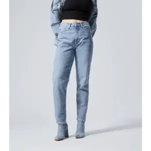 Ljusblå jeans från Weekday. Köpta för ett tag sedan, men inte jätteanvända. 