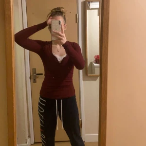 Farfarströja röd - Röd farfarströja, fint skick