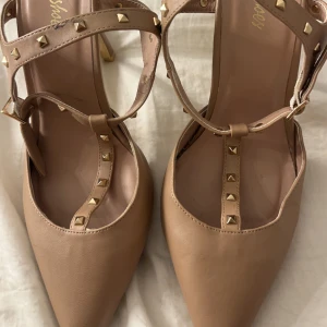 Nelly klackar  - Endast använda 1 gång 