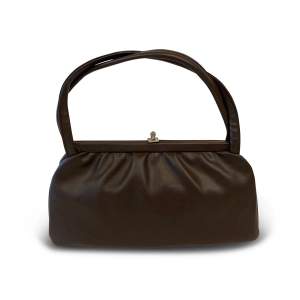 50's Smooth Leather Handbag  -Brown Smooth Leather -Excellent Condition -One Size  Measurements -Width: 35cm -Depth: 10cm -Height: 19cm