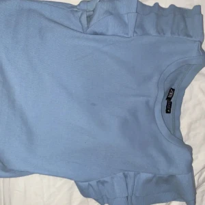 Tröja - En t-shorts från Zara ganska bra skick