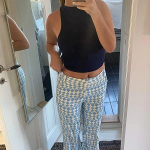 Byxor zara - Snygga till både fest och vardag. Väldigt sköna 💕passar 165-170cm.