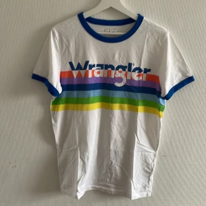 T-shirt  - Jättebra skick. 