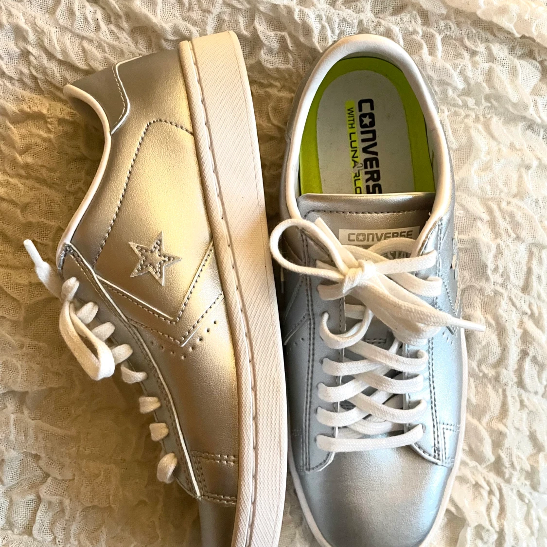 Converse Sneakers  - 90