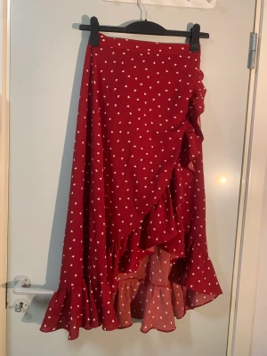 Röd kjol  - Kjol från Shein 