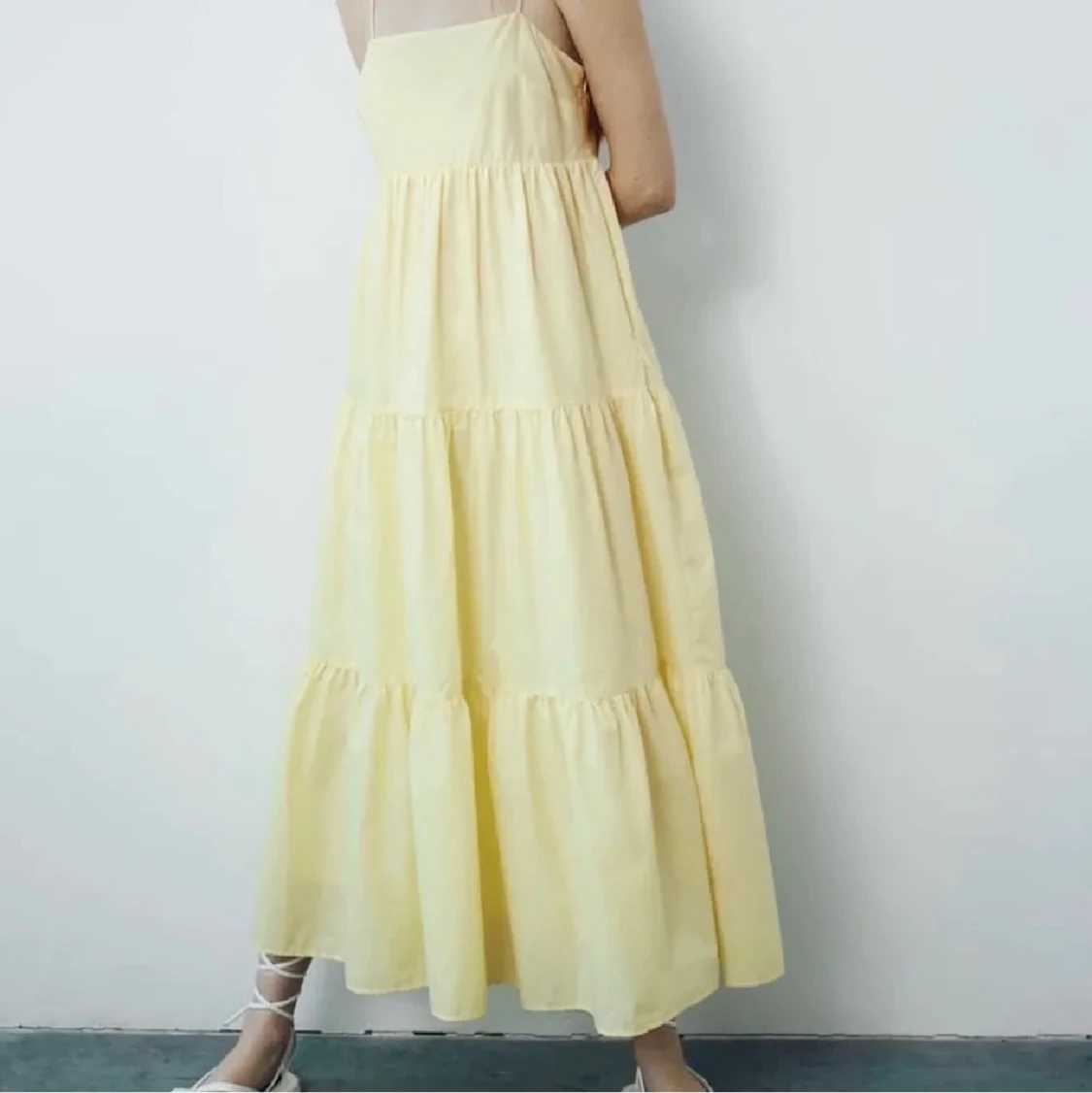Gul klänning  - 90