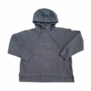 Nike Fitness Essential 90’s vintage🤍 - Nike Fitness Essential 90’s vintage unisex 🤍  Pris: 249  Stl: M Bredd 58cm Längd 63cm  Kontakta mig för mer info 😀! 