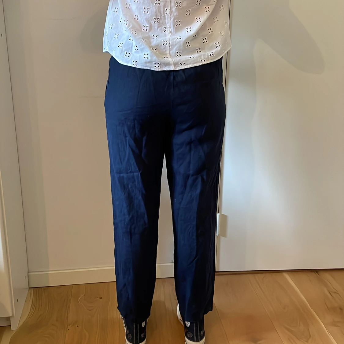 Marinblåa linnebyxor stl 34 - 91