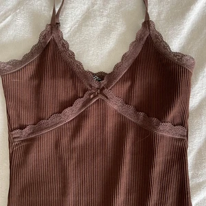 Klänning - Brun fin klänning