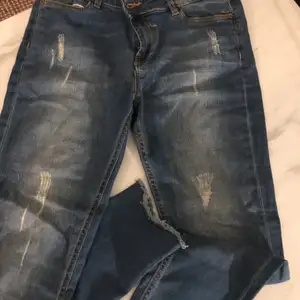 Aldrig använd jeans i storlek 38, var tyvärr för tajta
