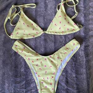 Superfin bikini från Shein! Strl S. ¡!inte provad!¡ 🌸🌸 Tillkommer en strandkjol till den, se bild 2! 