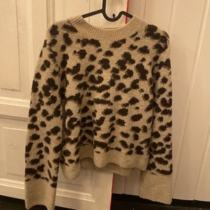 Leo tröja - Stickad tröja 