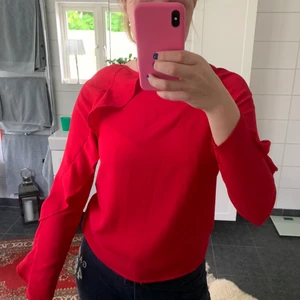 Blus  - Röd blus från okänt märke, 50+49kr Str S 