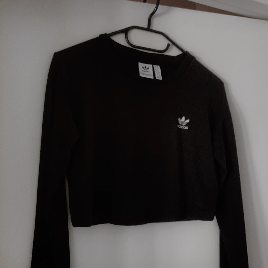 Croppad adidas tröja