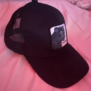 Black panther keps - Säljes då kespen ej kommer till användning, inga skador eller något när den bara är testad. Vid snabbköp så kan jag gå med på att sänka priset lite