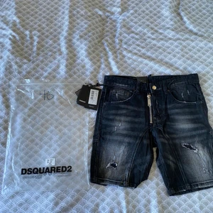Dsquared shorts  - Dsquared shorts, helt nya!  Jag har olika modeller & storlekar Påse & lappar medföljer Endast seriösa kunder tack! 