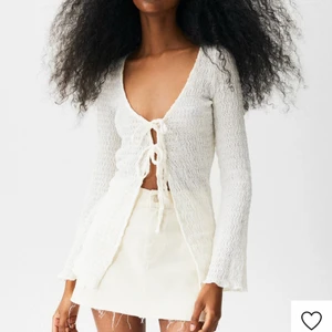 Tröja från Pull & Bear - Helt oanvänd tröja från pull & bear i storlek S❤️