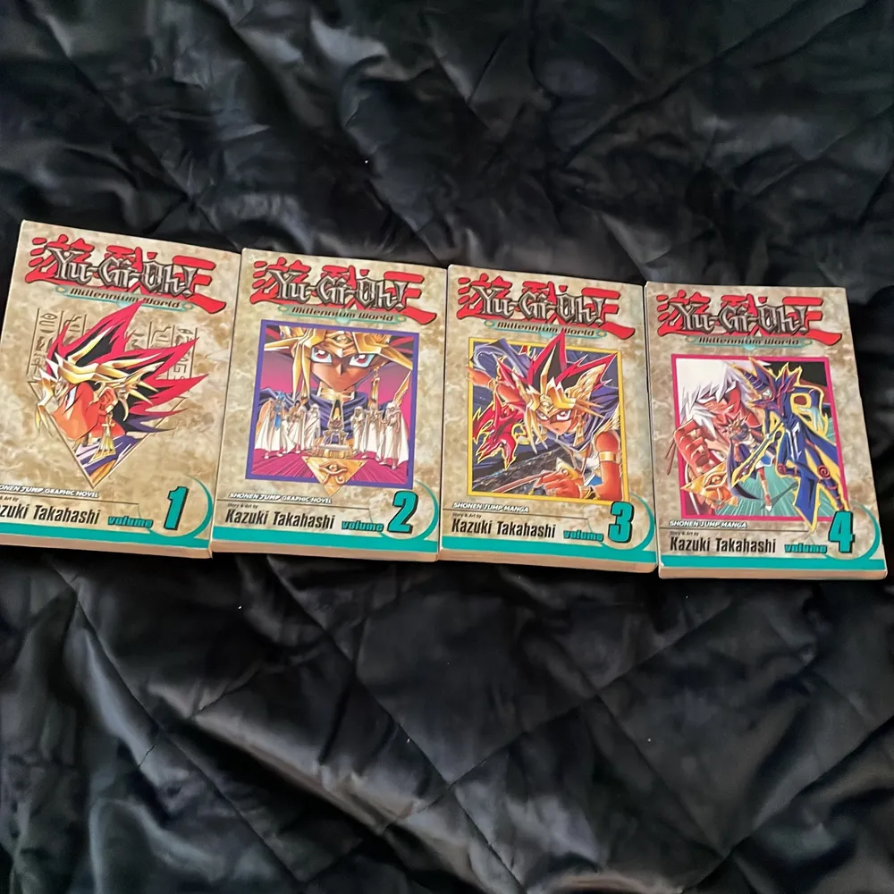Yu-Gi-Oh! Manga 4 st. När jag köpte dem kostade det 79kr st så jag köpte alla för 316kr men säljer alla 4 det för 130kr. Jag säger frakten när man kontaktar mig. . Övrigt.