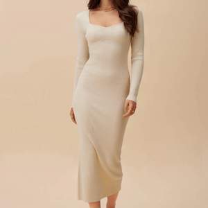 Klänning Roma dress från adoore färg creme white storlek 40,aldrig använd prislapp kvar!