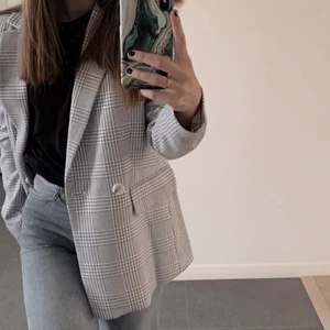 Kavaj - Jättesnygg kavaj till sommaren. Som ny. Blå och vit Storlek M (38)