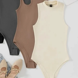 Strl S - Säljer denna superfina body. Säljer pga att jag rensar min garderob på saker jag inte använder. Kommer sälja allt för en billig peng för jag vill bli av med de snabbt Nypris: 70kr Mitt pris: 40kr  (Kan mötas upp i Malmö eller fraktas)