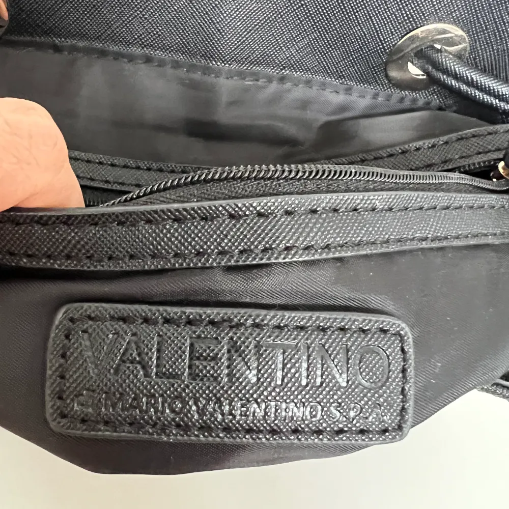 Valentino ryggsäck i bra skick.  Nypris 1300kr . Väskor.
