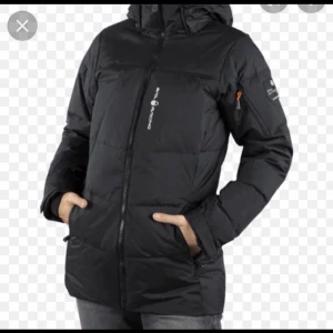 Sailracing Unisex - Helt är i gott skick förutom att vid dragkedjan så måste man sy lite men annars i gott skick.