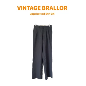 VINTAGE BYXA  - Mina favorit ”kostymbyxor” lite varmare tyg än ”vanliga” kostymbyxor så perfekt för hösten och vintern! Bästa passformen men jag kommer fan inte i dom …💕💕