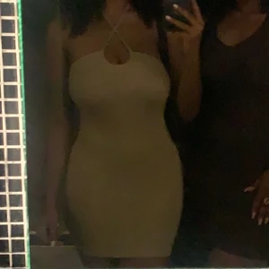 Klänning - Säljer då den inte används :)