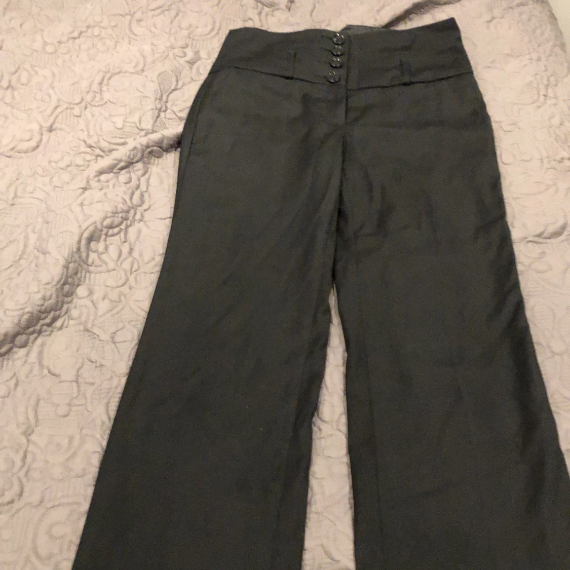 Tyg byxor storlek 36 från Gina tricot  - 91