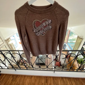 Zadig Voltaire Swetshirts  - Säljer zadig sweatshirt. Den gröna och blåa är i storken 12 år-XS och den bruna i 14 år-S. Ingen syn på användning! Kontakta mig för priser + frakt. Kan också tänka mig att mötas upp!!💕💕