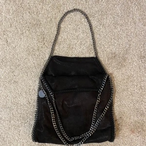 Stella McCartney liknande - Stor Stella McCartney liknande väska fint skick❤️