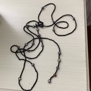 Halsband med stenar  - Ny