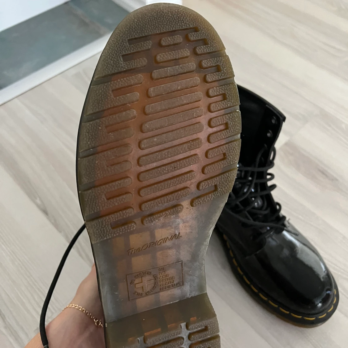 Dr. Martens  - 91