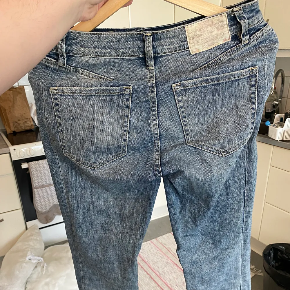 Säljer en superfint Odd Molly jeans i storlek 27 som motsvarar en storlek S. Mycket fint skick, . Jeans & Byxor.