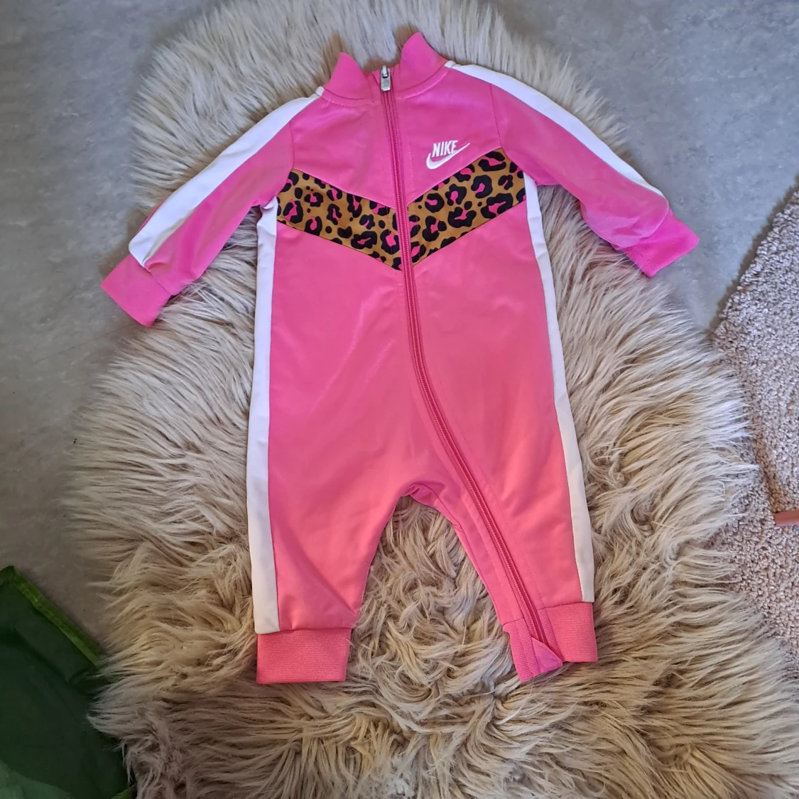 Rosa nike one piece 0-3mån 50-62