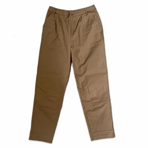 Chinos - Beiga chinos i bra skick Dme är ungefär till ankel på någon som är 182 