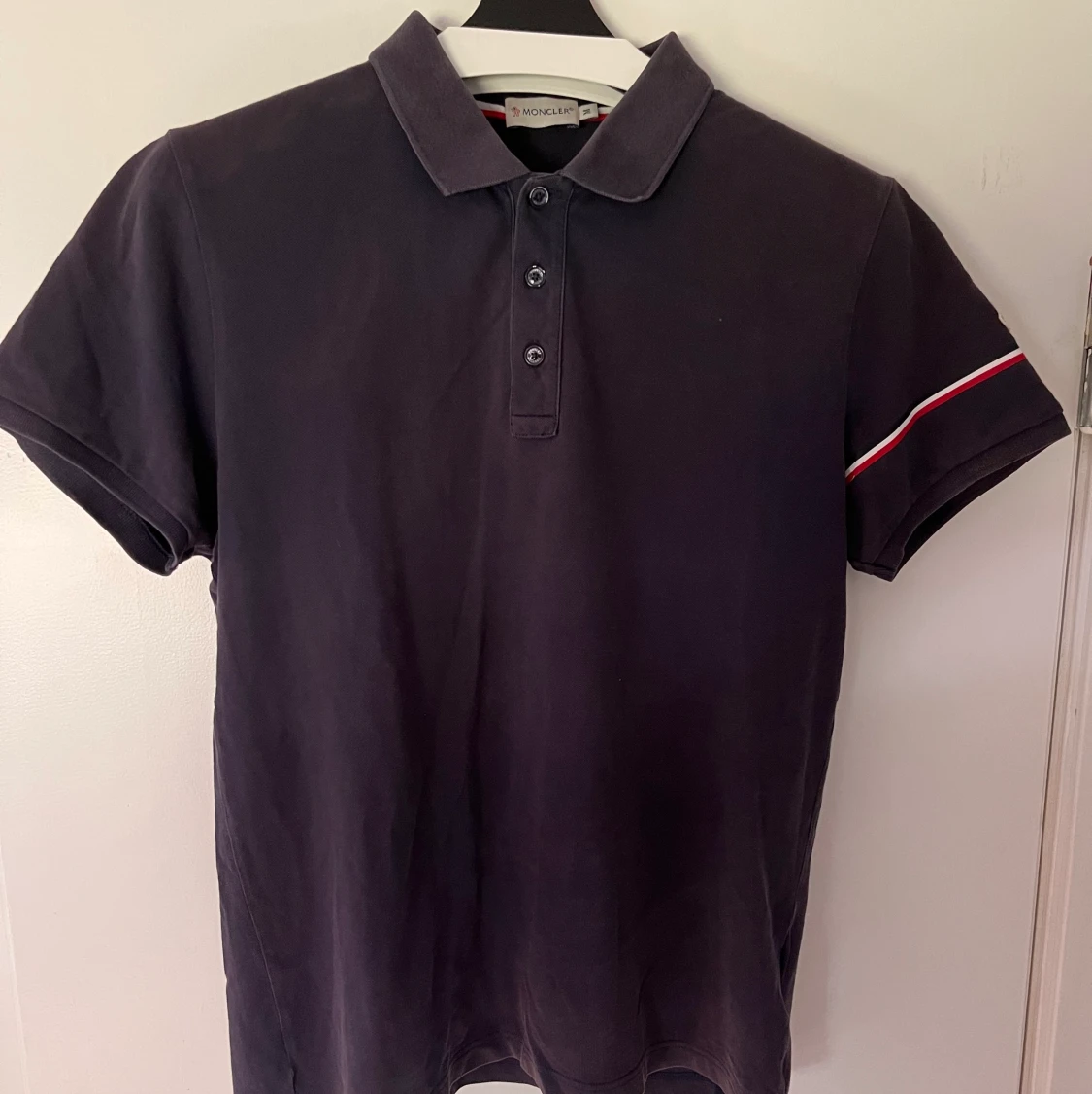 Moncler piké i storlek M