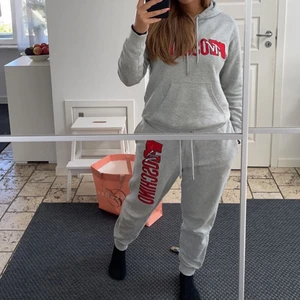 Moschino x H&M set - Moschino x H&M set som tyvärr inte kommer till användning längre 