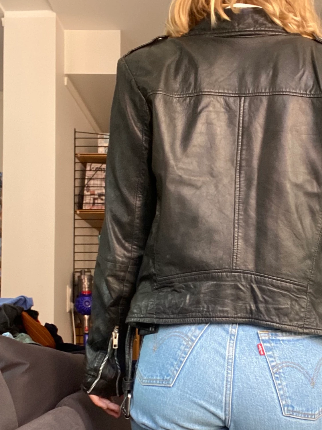 Svart skinnjacka - 91