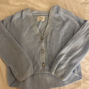 Söt kofta - Säljer denna skitfina koftan från Zara!!💕💕