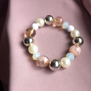 Armband  - Snyggt armband i bra skick💕 handgjord 