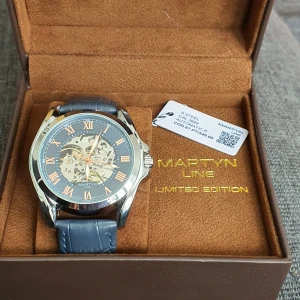 Limited edition Martin line klocka - Hjälper min bror att sälja sin klocka I kartong aldrig haft på sig den.