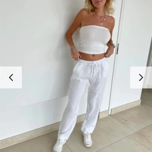 Linnebyxor  - Tänkte kolla om nån är intresserad av och köpa mina linnebyxor från designbysi! Använda typ 3 gånger så typ nyskick. Jättesköna o jättesnygga nu till sommarn 🥰 Skriv till mej om du har mer frågor 💕