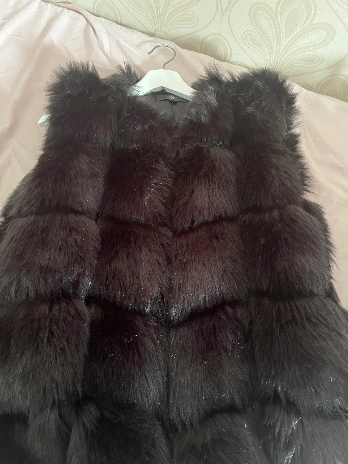 Svart pälsväst - 90