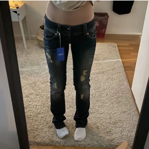 Free Soul Lågmidjade jeans - Blå Lågmidjade från Free Soul. Köpta här på Plick, men säljer då dem är för små. Ny skick